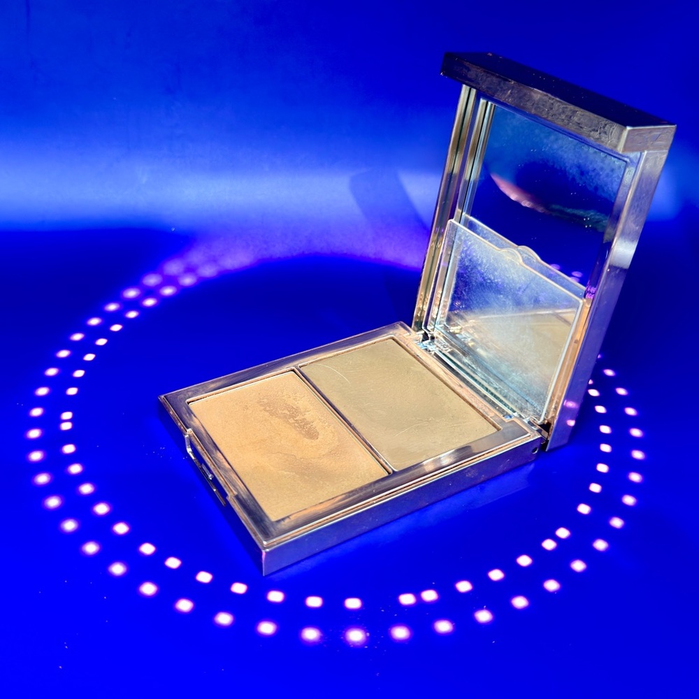 Patrick Ta Dual-Tone Compact Bronzer Palette in She’s Sculpted - Gently Used